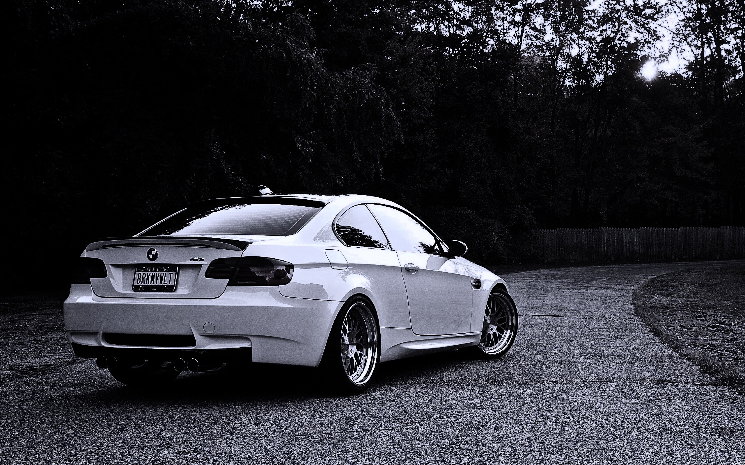 Белый BMW M3 обои