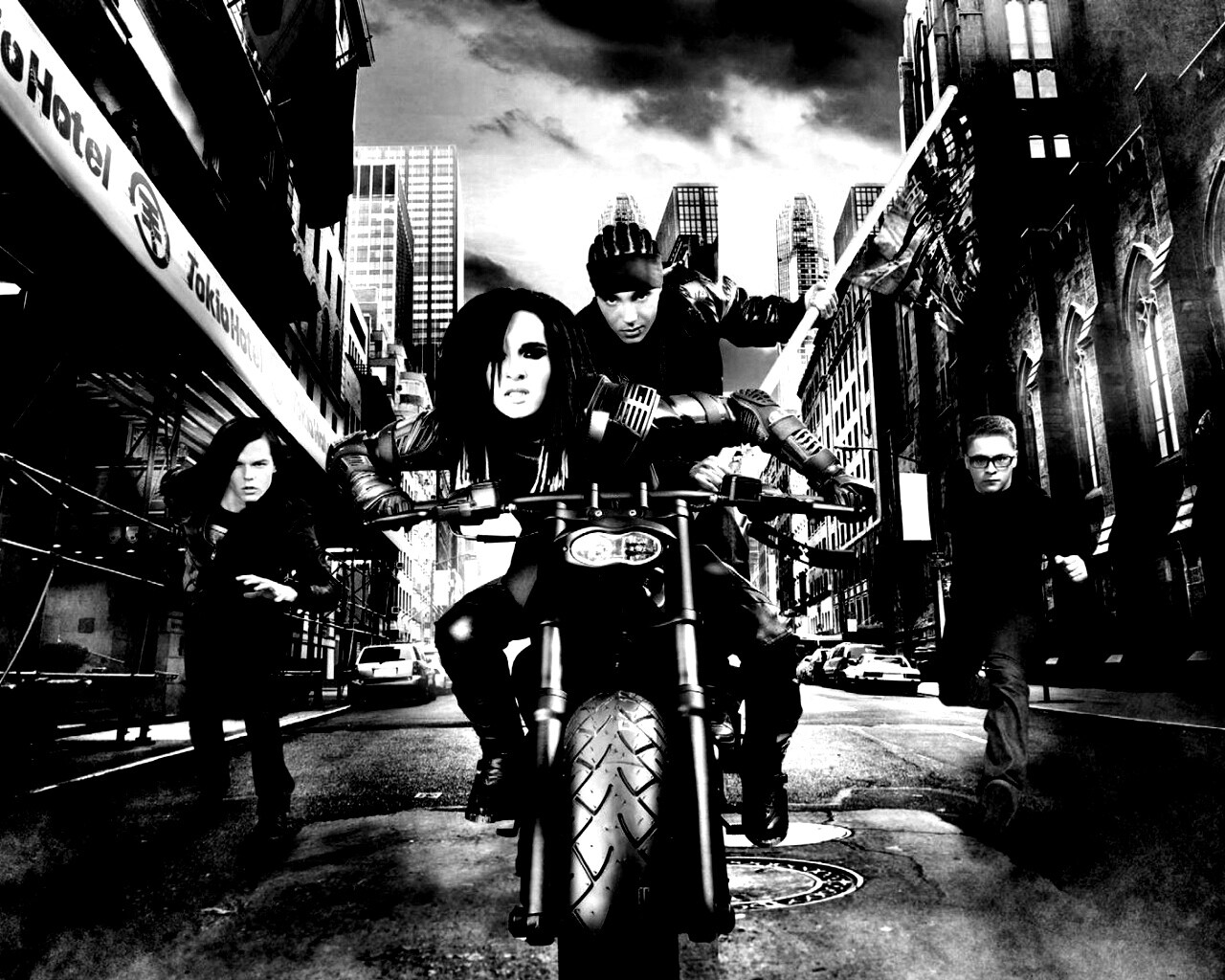 Tokio Hotel на мотоцикле обои
