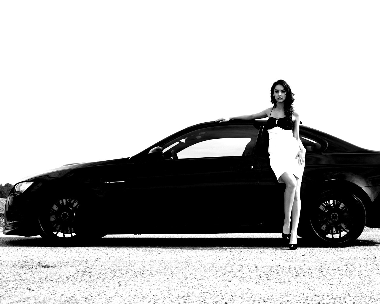 BMW и девушка обои
