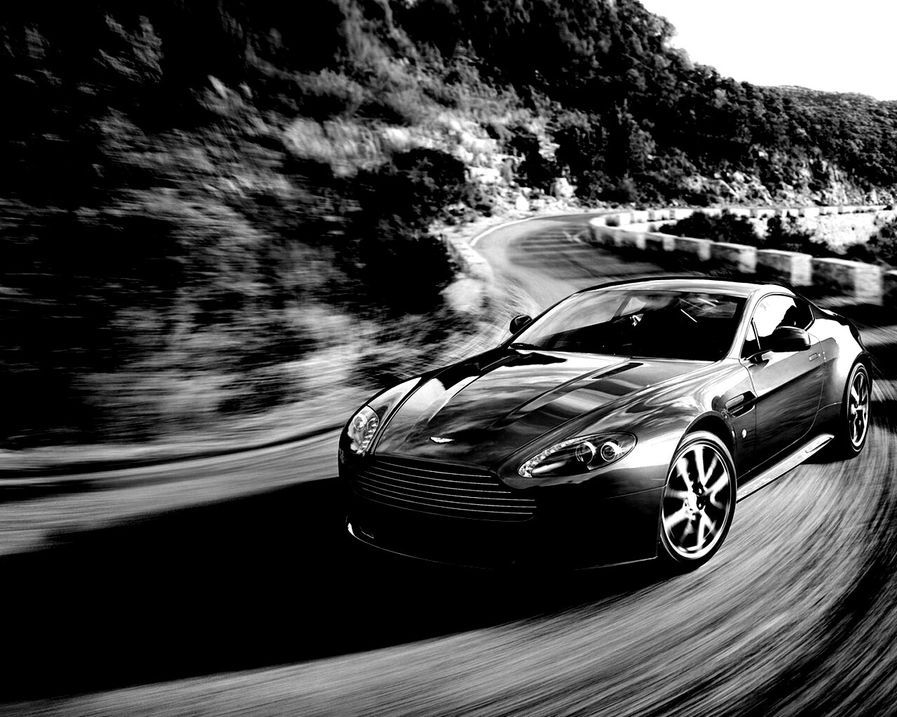 Синий Aston Martin обои
