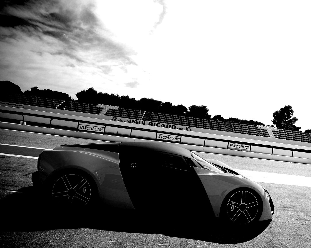 Marussia на треке обои