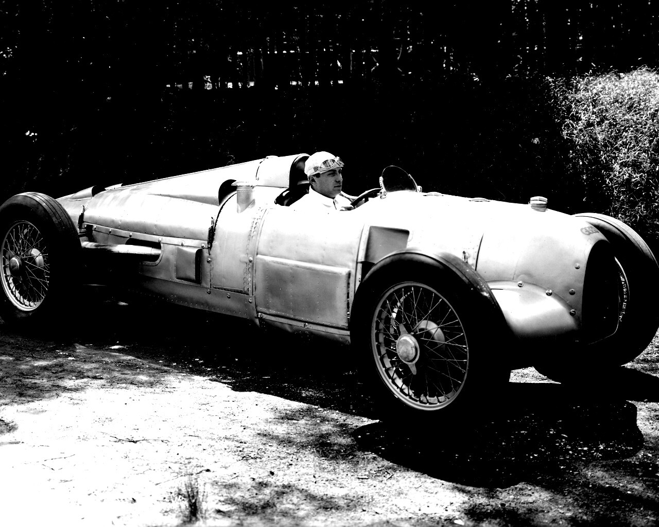 Старинный гоночный автомобиль обои
