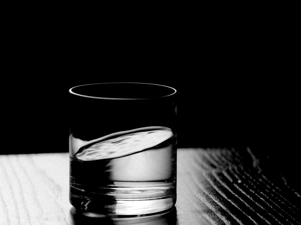 Стакан воды из Начала обои