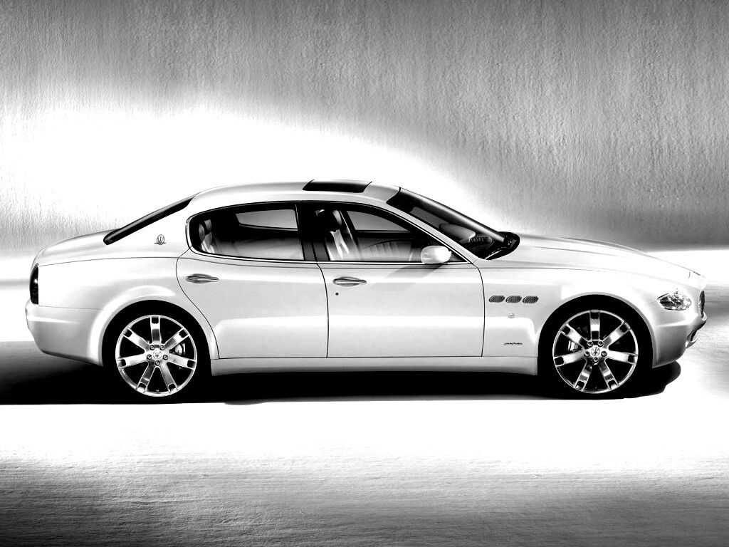 Maserati Quattroporte сбоку обои
