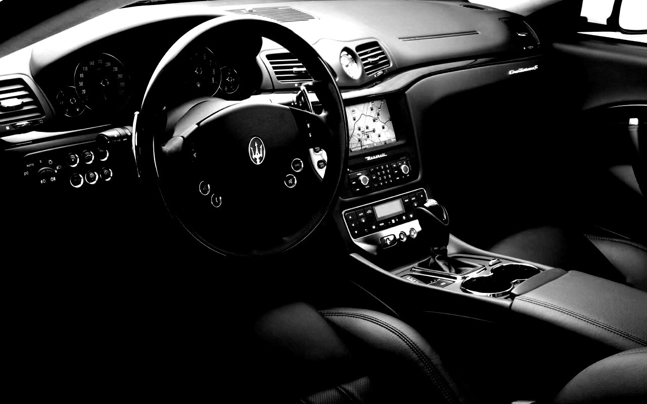 Салон Maserati Granturismo обои