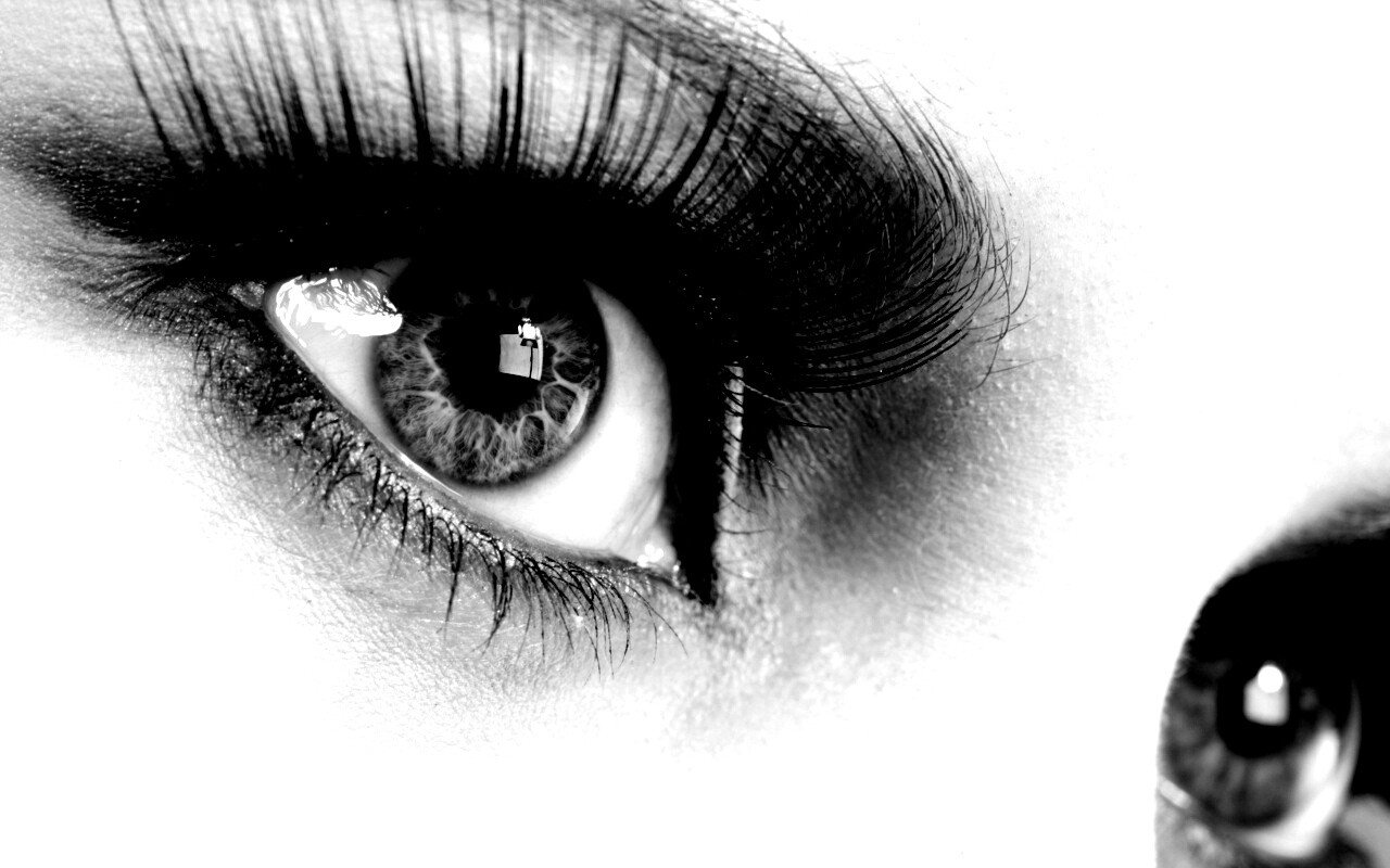 Глаза цвета стали обои