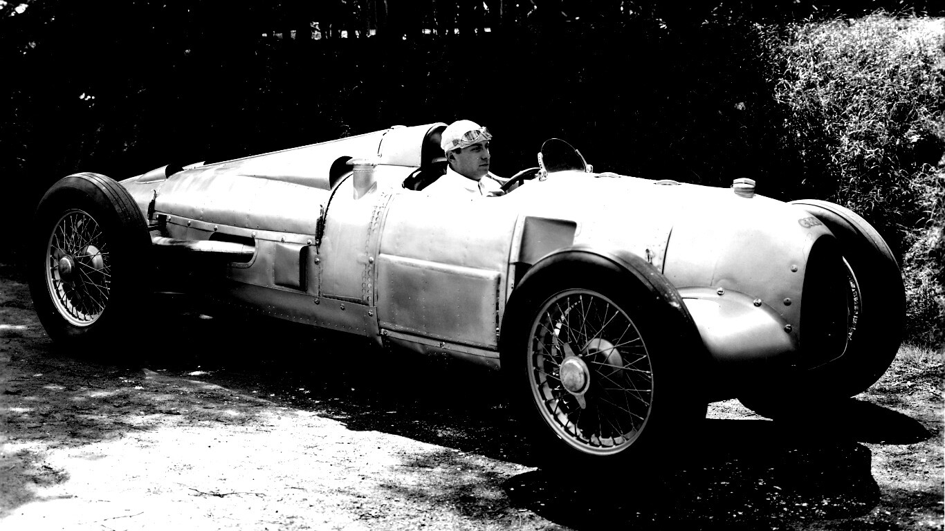 Старинный гоночный автомобиль обои