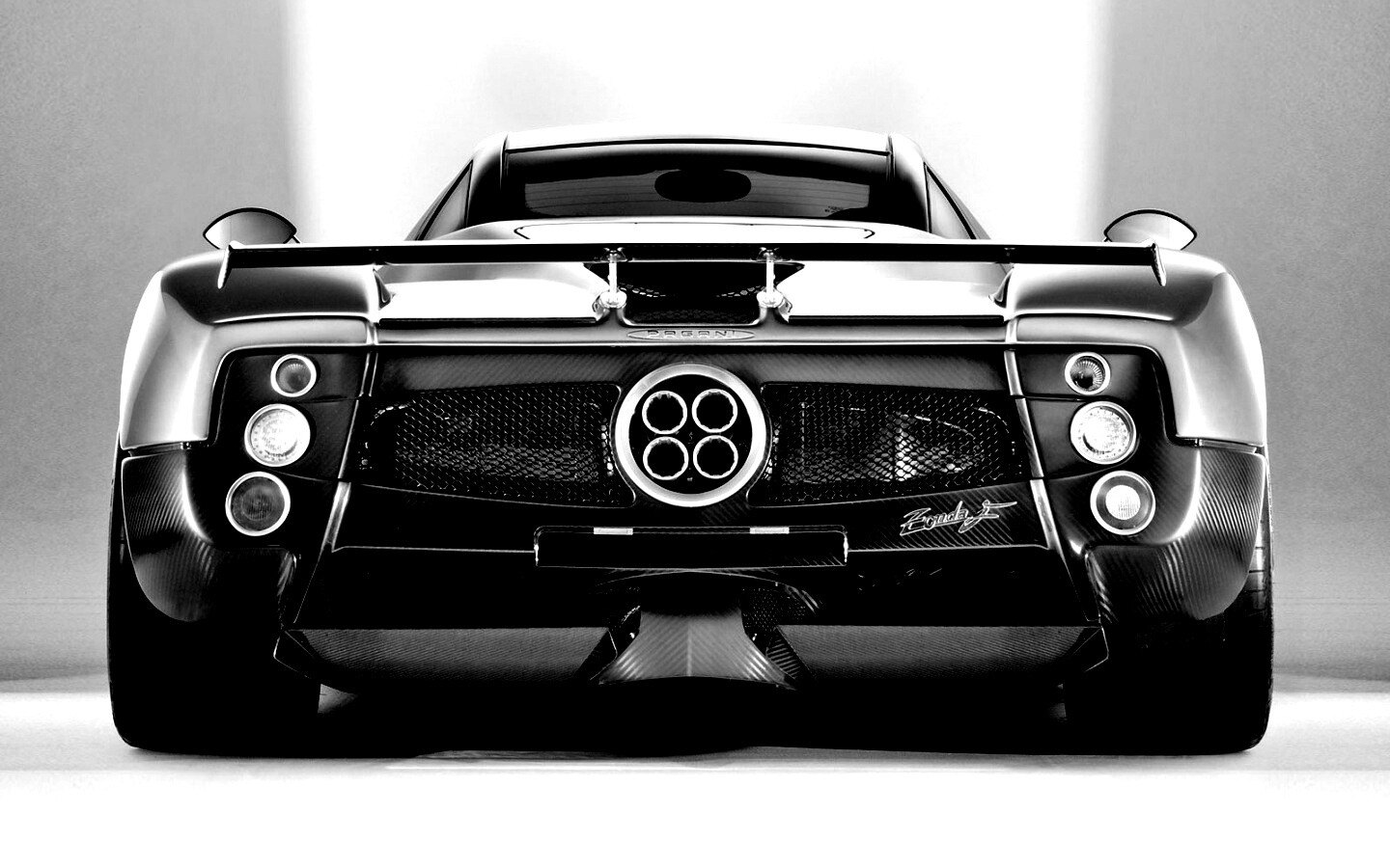 Pagani Zonda сзади обои