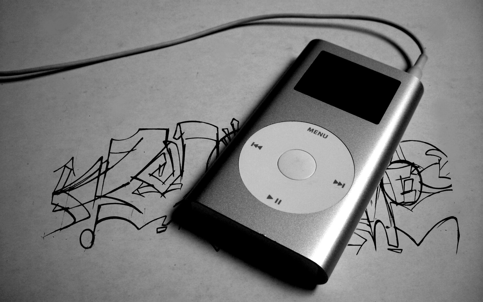 iPod на лиске с граффити обои