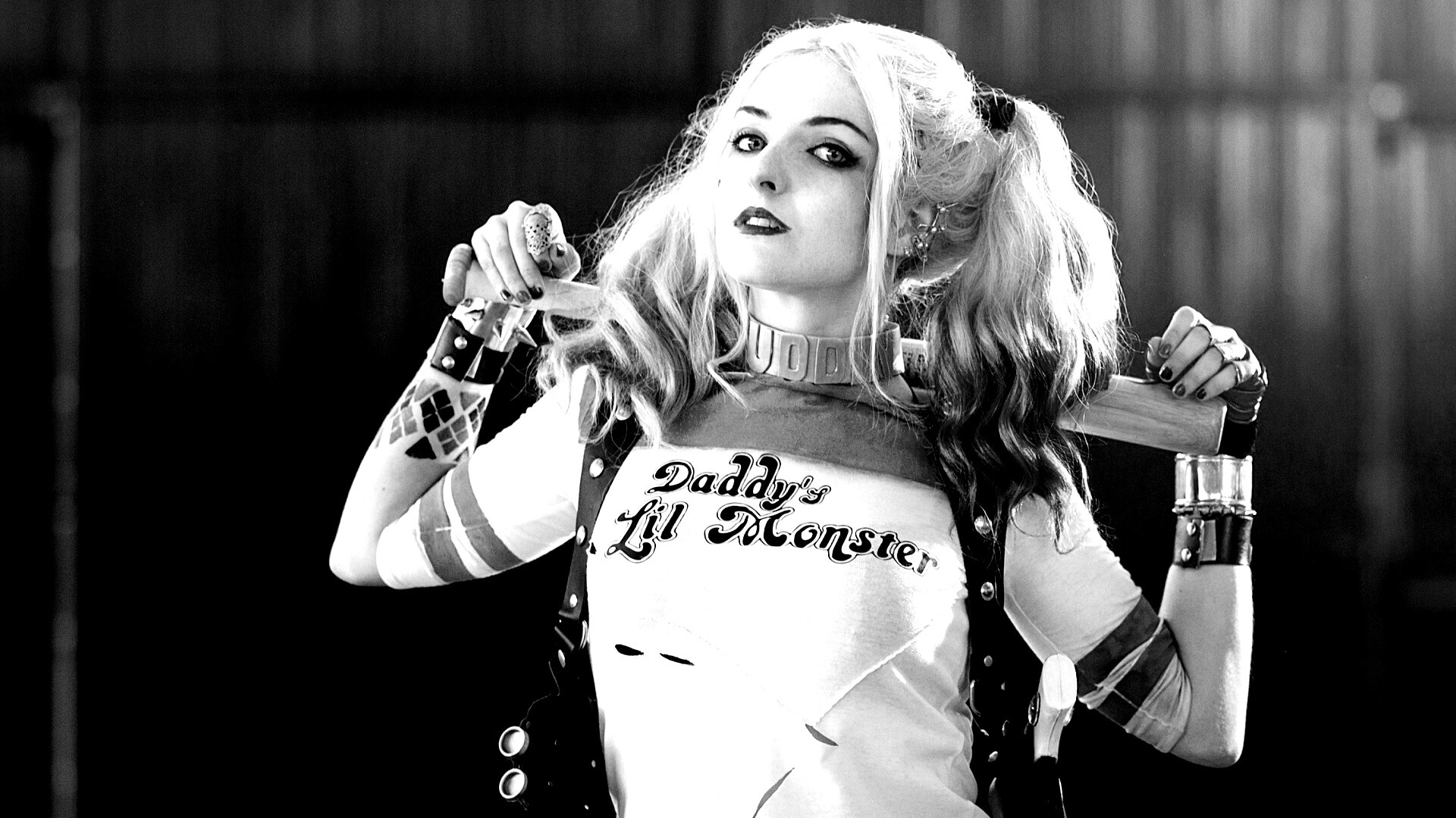 Daddy's lil monster обои