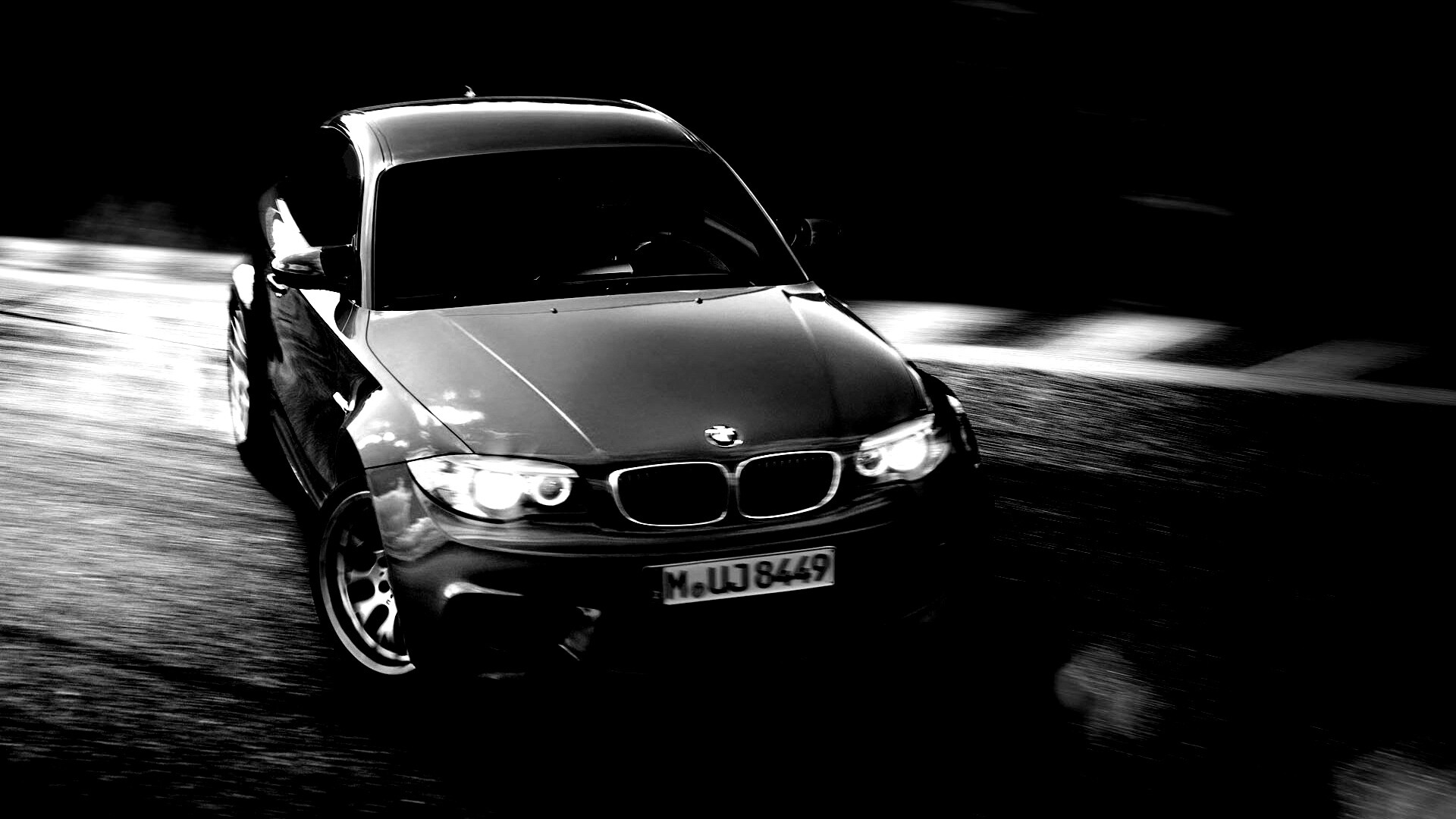 BMW M1 в заносе на треке обои