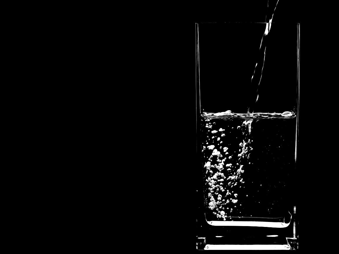 Вода в стакане обои