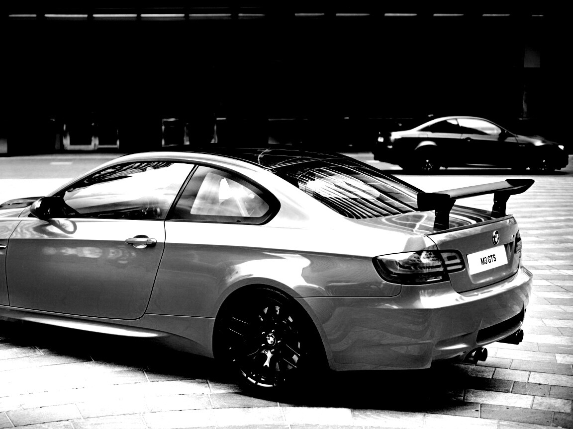 Оранжевый BMW M3 обои