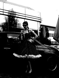 Fiat 500 и девушка обои
