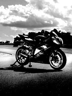 Yamaha R6 на трассе обои