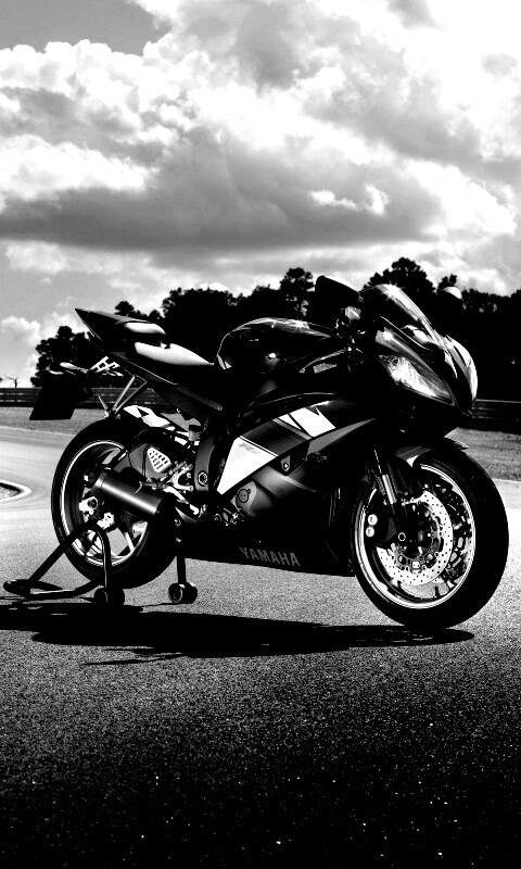 Yamaha R6 на трассе обои