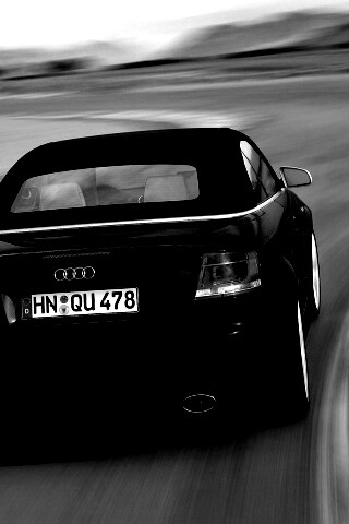 Audi RS 4 с тряпичной крышей обои