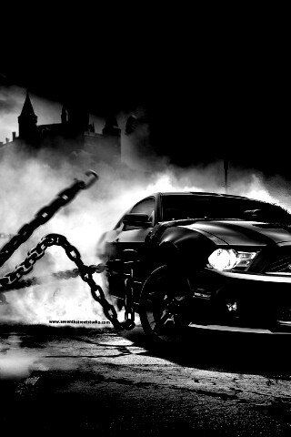 Ford Mustang рвёт цепи обои