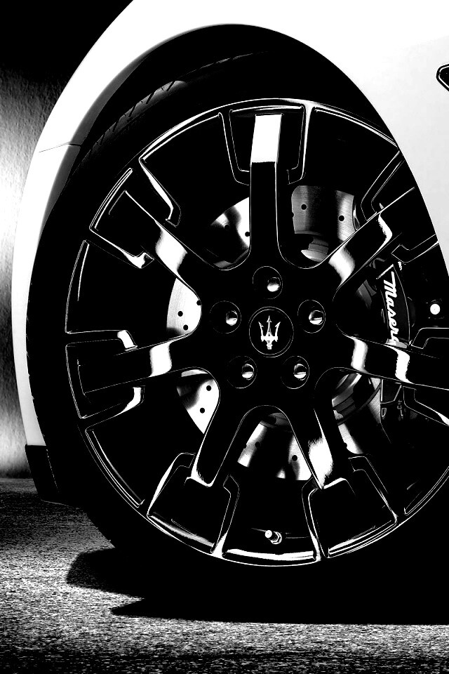 Колесу Maserati Granturismo обои