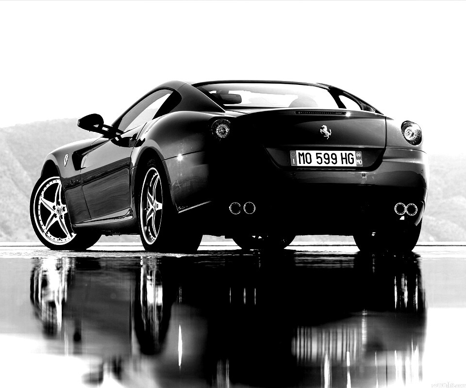 Ferrari в отражении обои