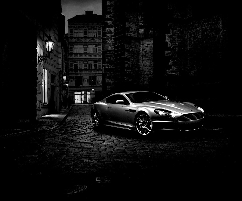 Серебристый Aston Martin обои