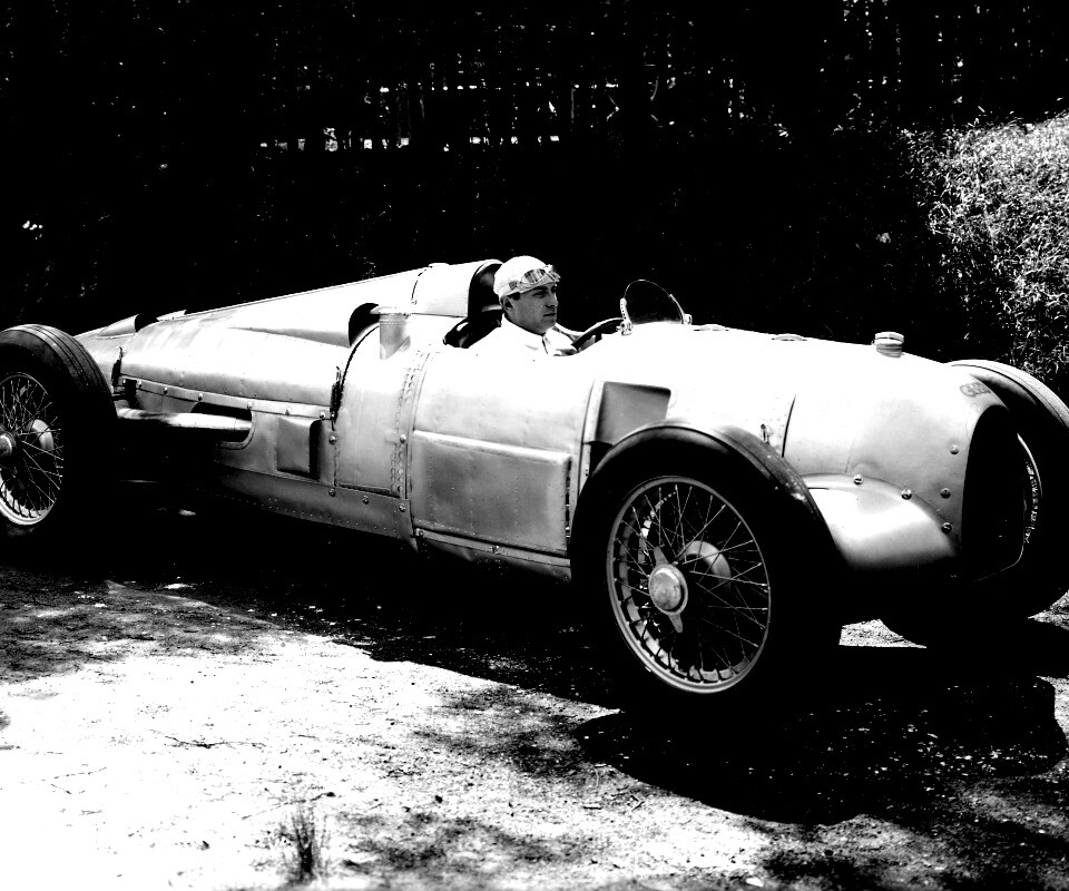 Старинный гоночный автомобиль обои