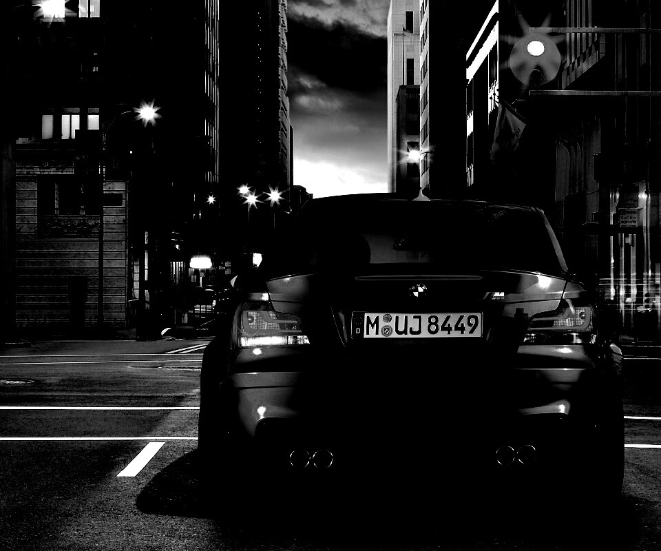 BMW M1 на улицах города обои