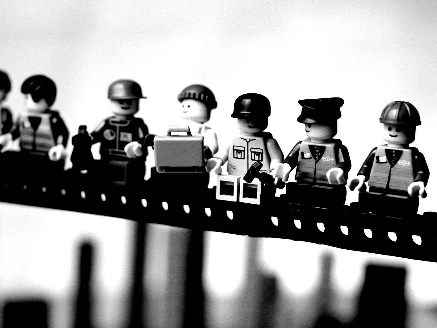 Lego строители обедают на балке обои