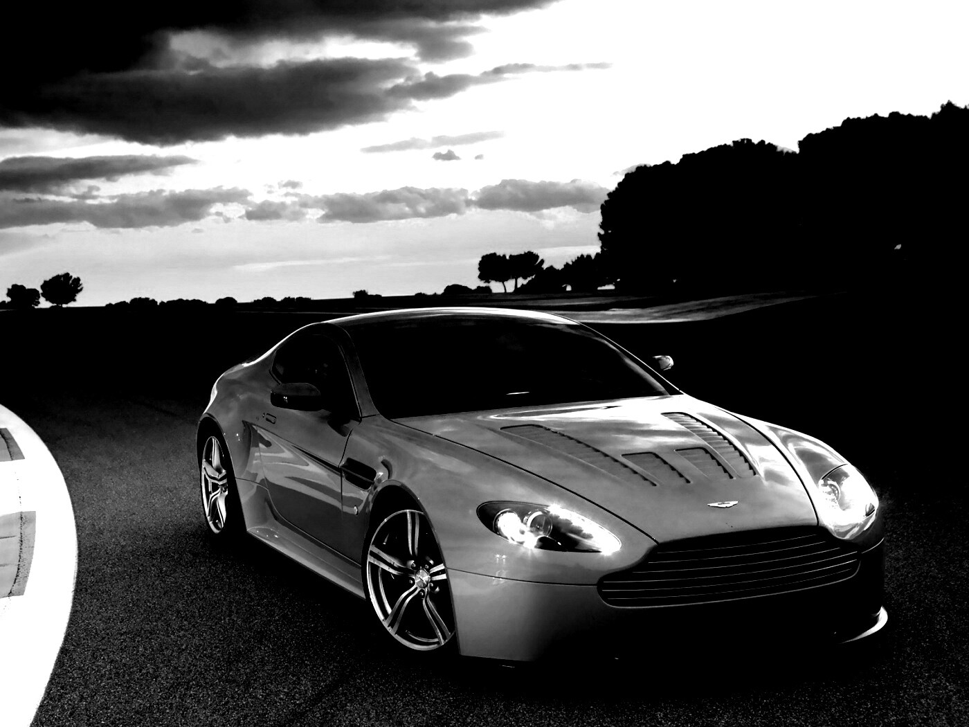 Aston Martin обои