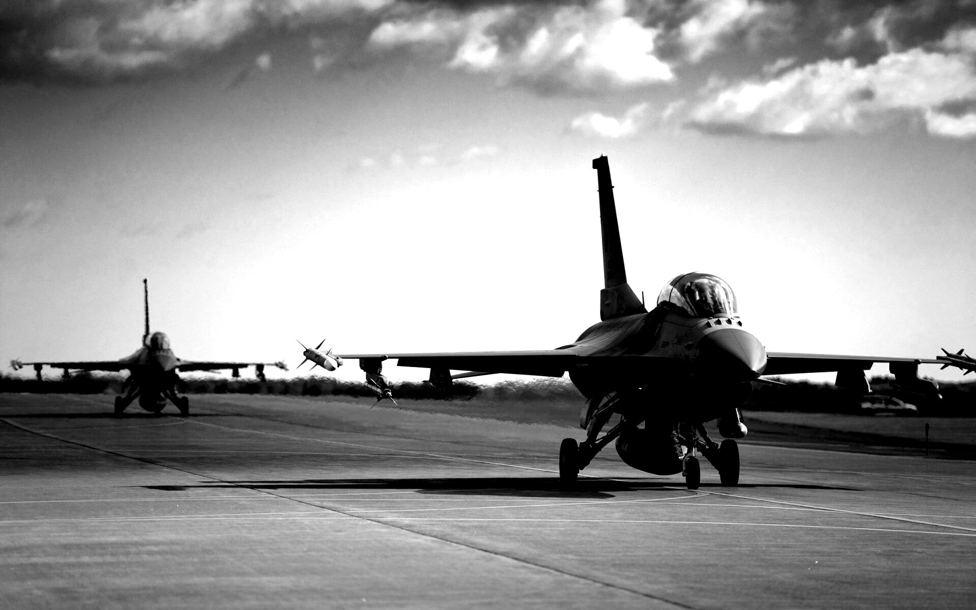 Истребители f16 Falcon на взлетной полосе обои