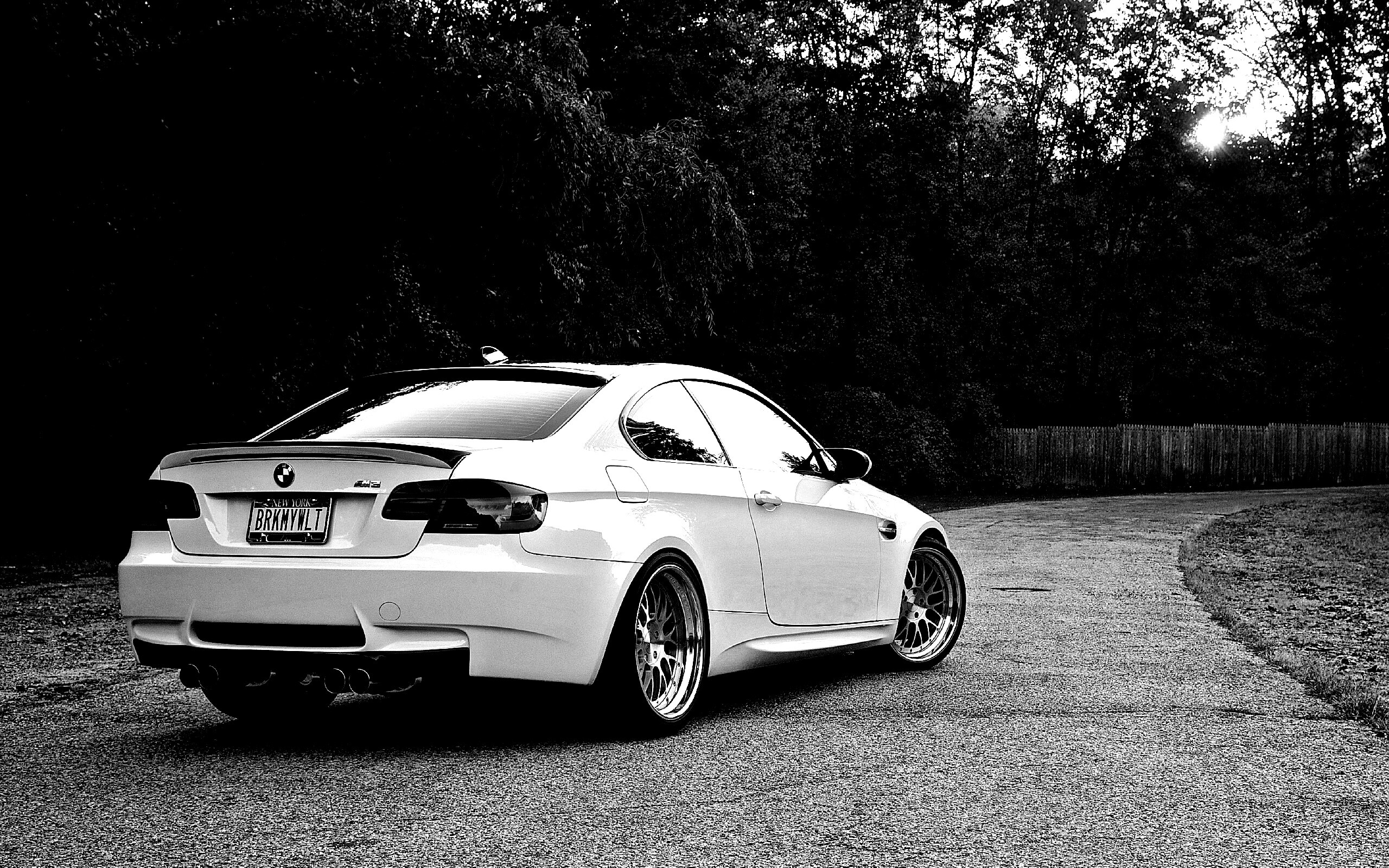 Белый BMW M3 обои
