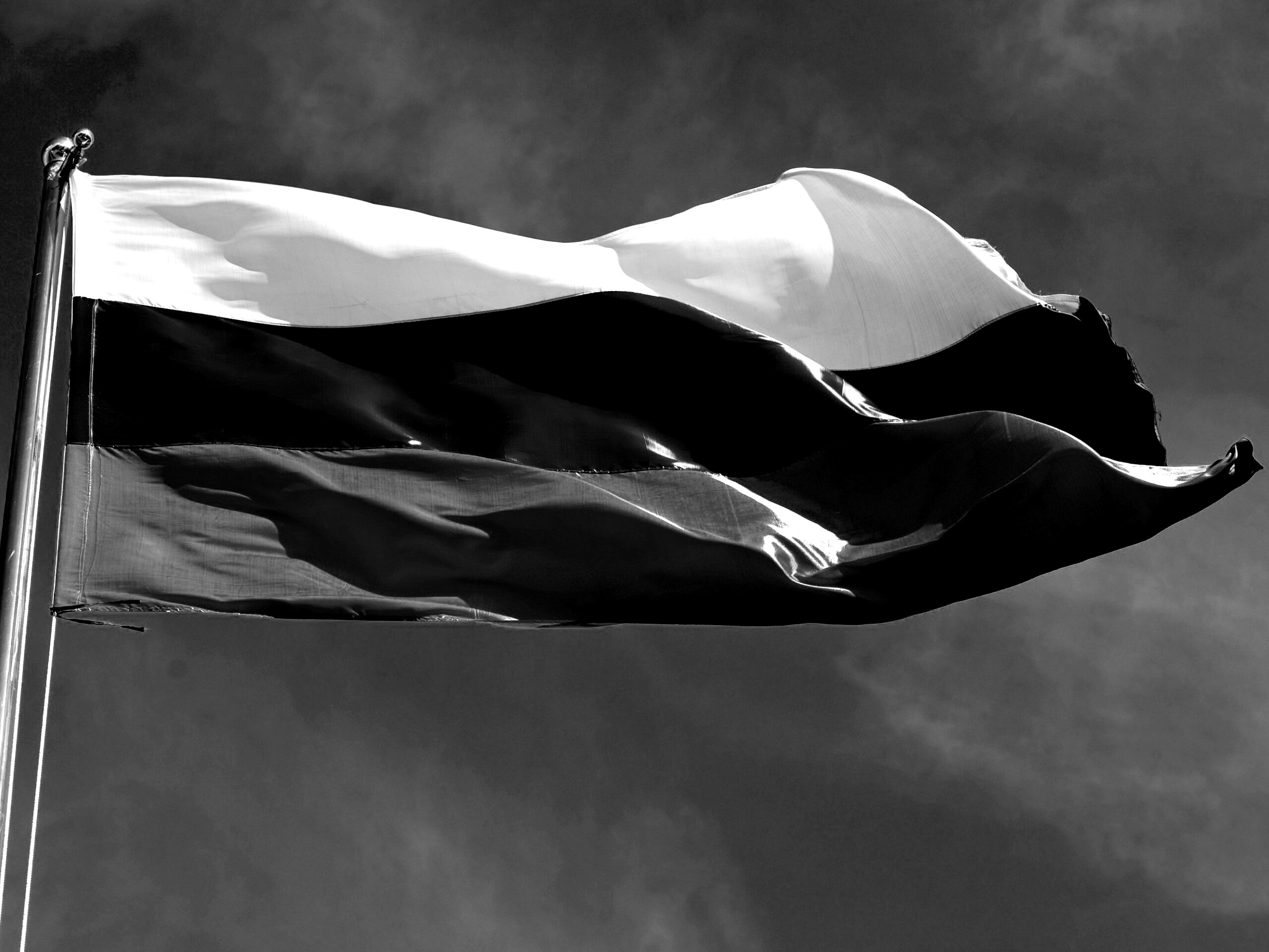 Флаг России на флагштоке обои