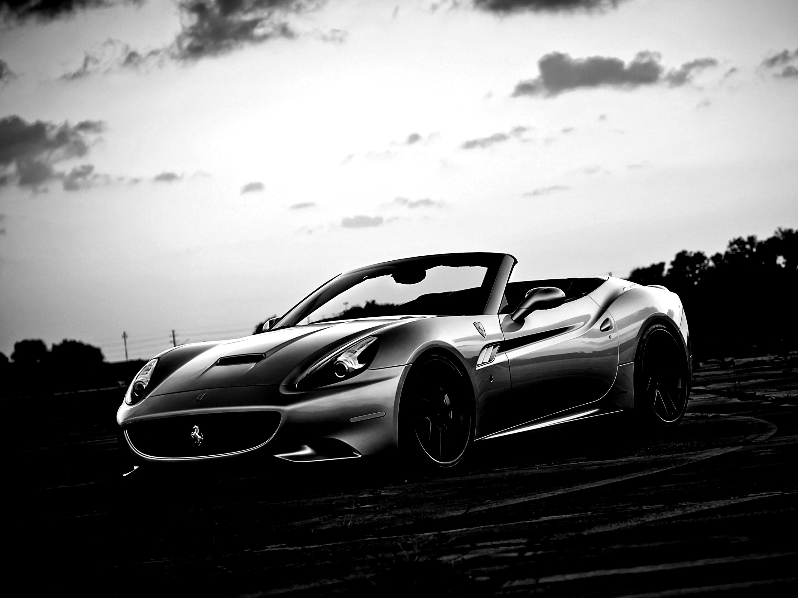 Ferrari на взлетном поле обои