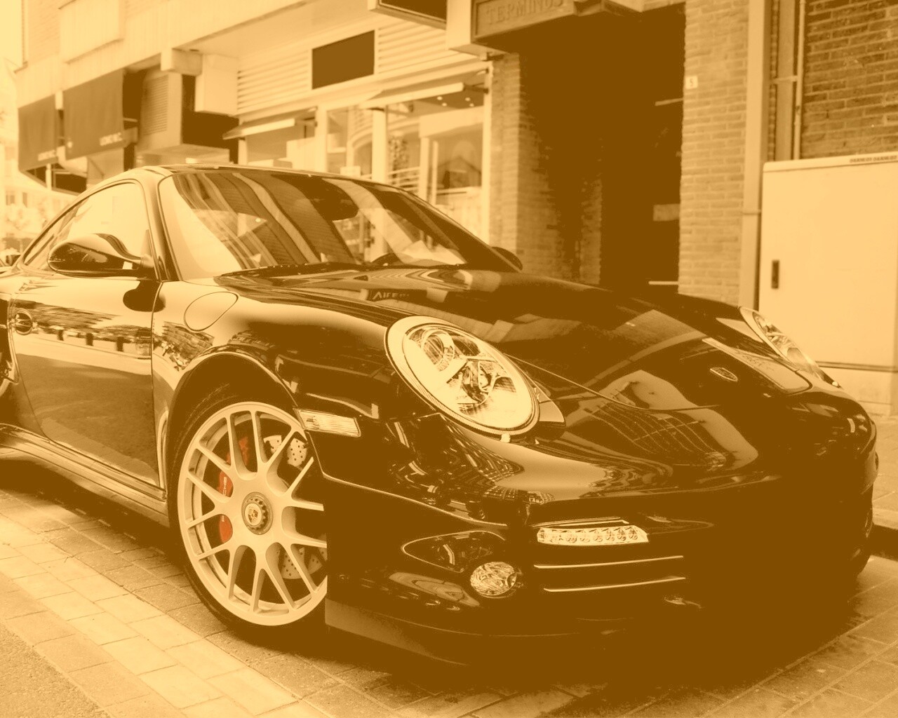 Чёрно-белое фото Porsche обои