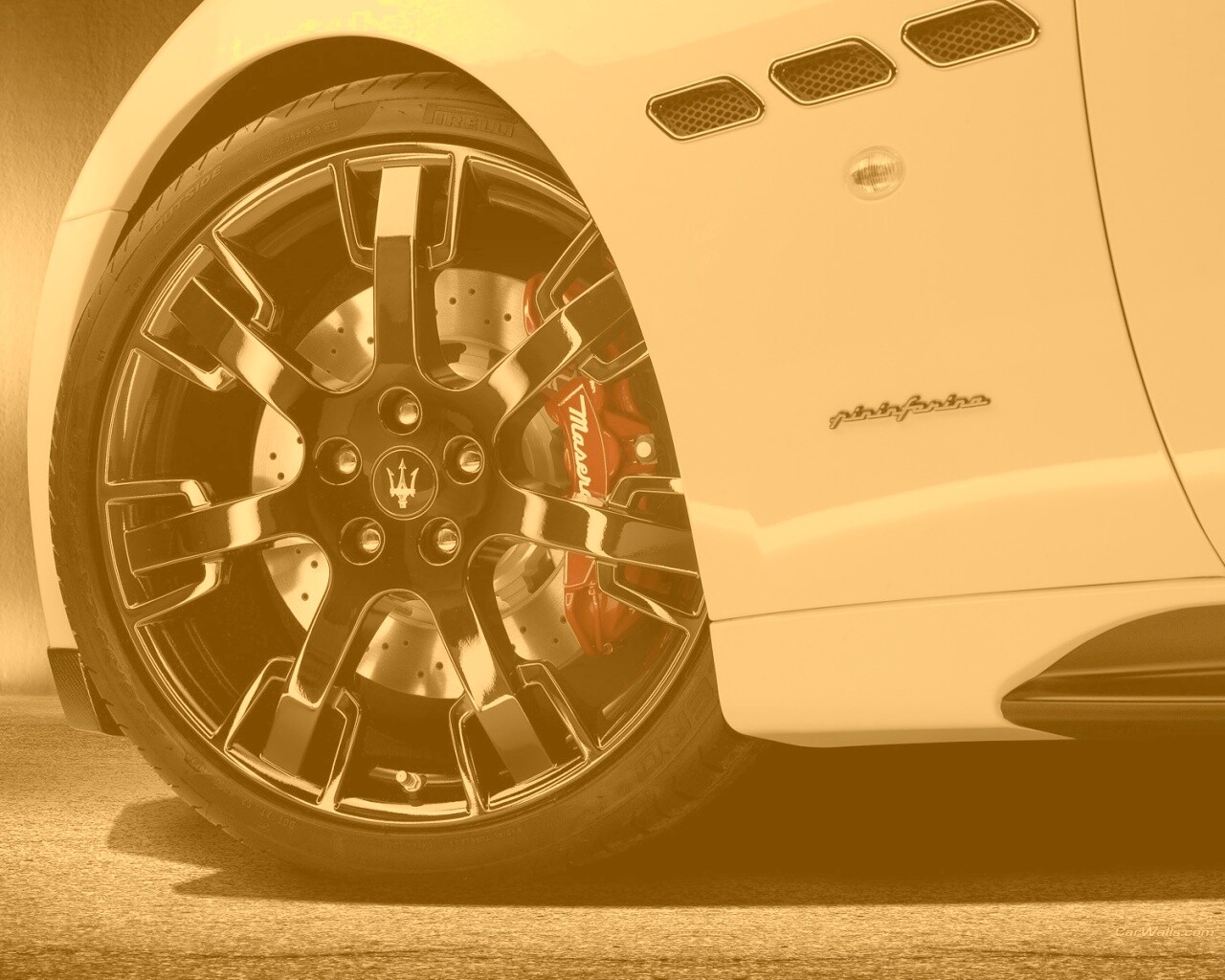Колесу Maserati Granturismo обои