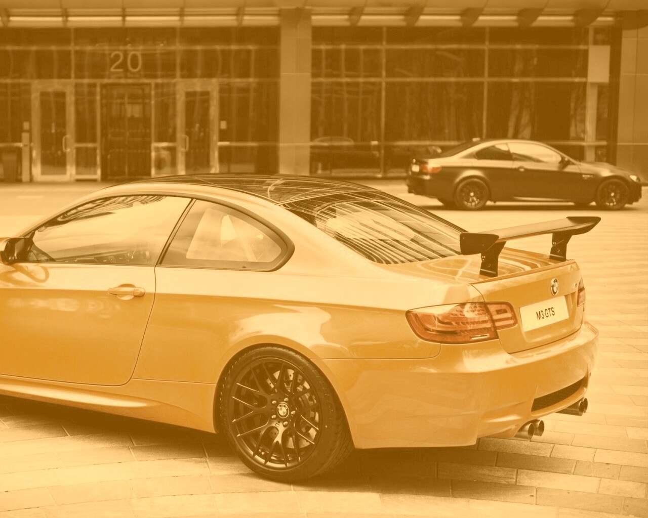 Оранжевый BMW M3 обои