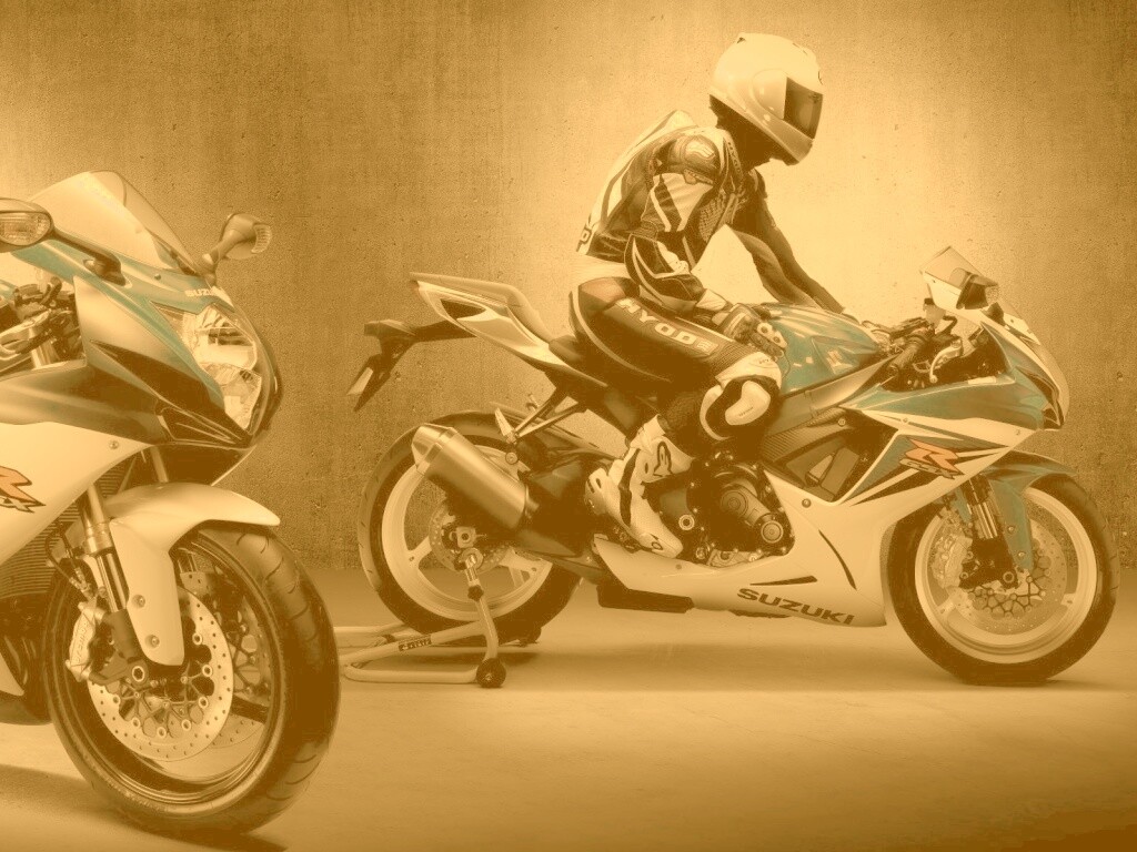 Suzuki и мотоциклист обои