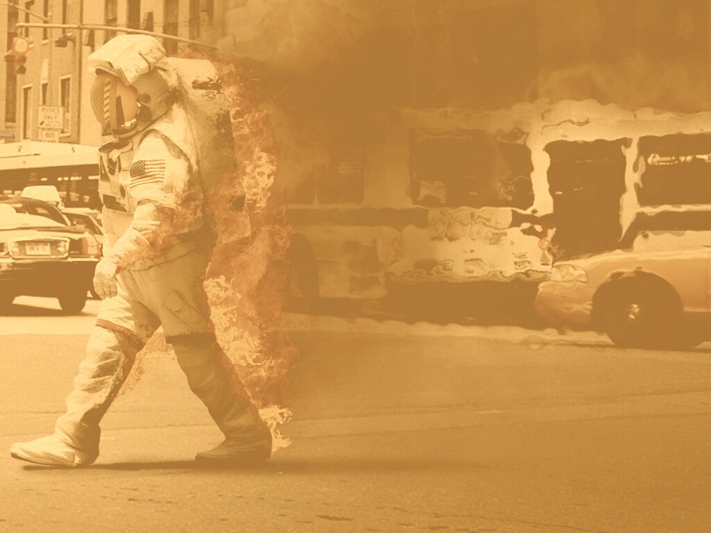 Астронавт в огне обои