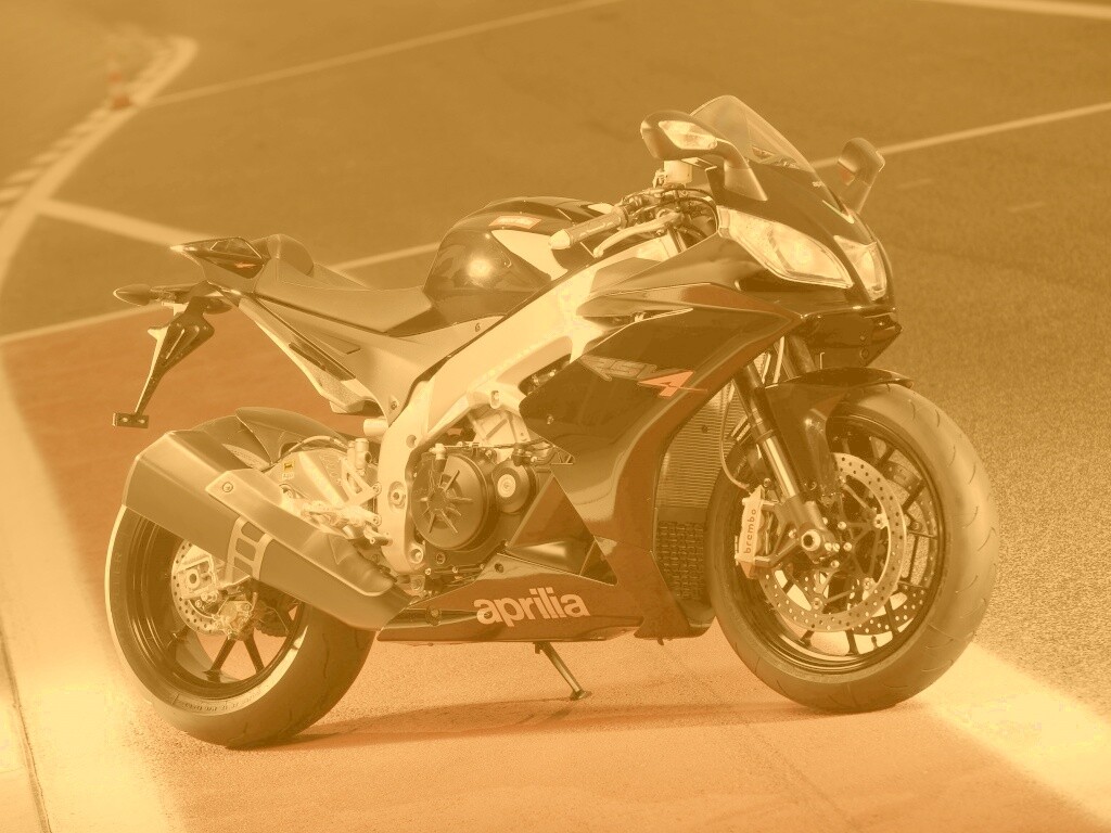 Aprilia на треке обои