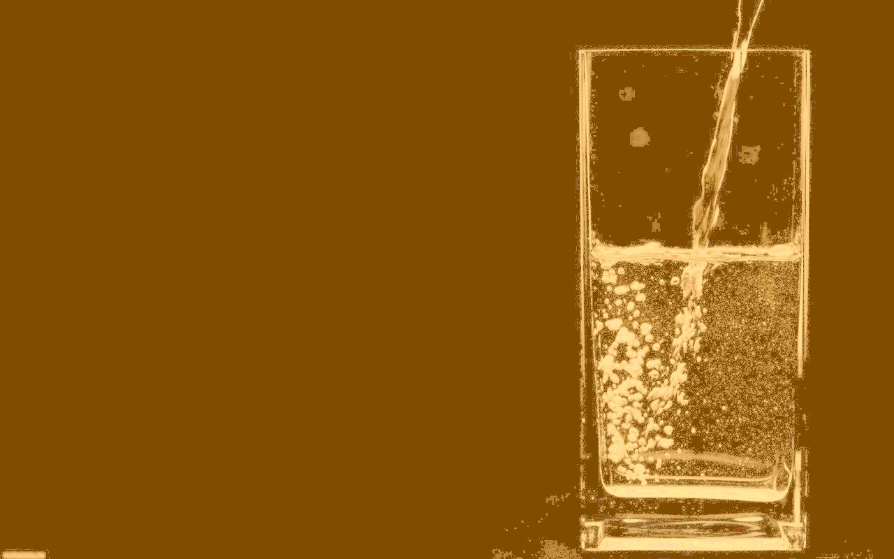 Вода в стакане обои