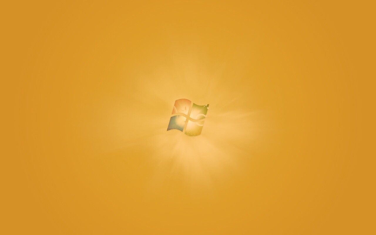 Яркий желтый логотип Windows 7 обои
