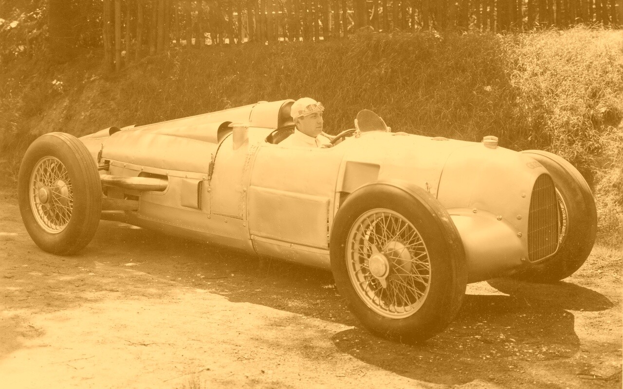 Старинный гоночный автомобиль обои