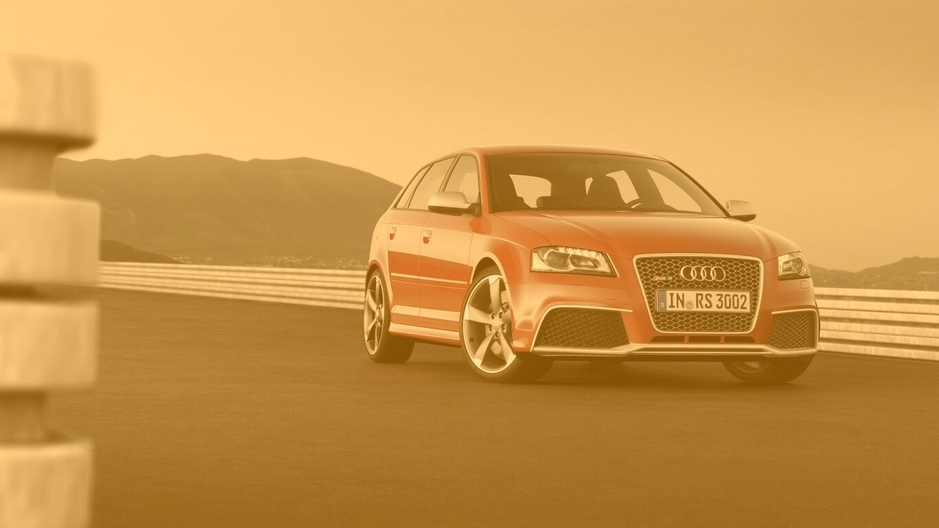 Красная Audi RS3 спереди обои