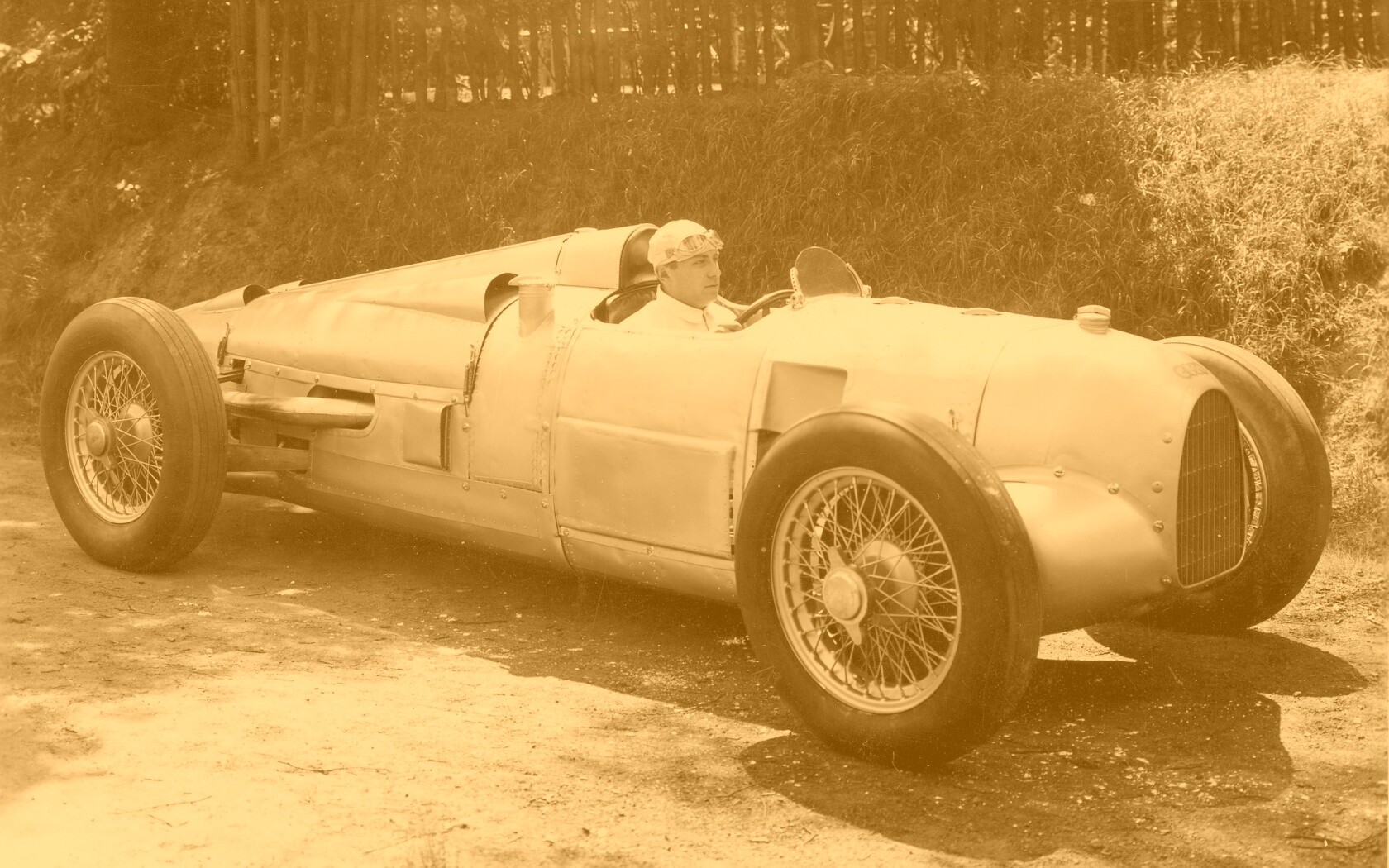 Старинный гоночный автомобиль обои