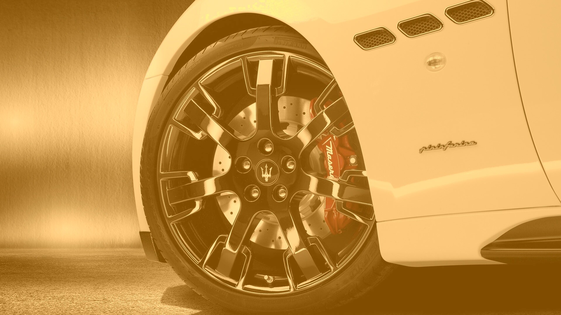 Колесу Maserati Granturismo обои