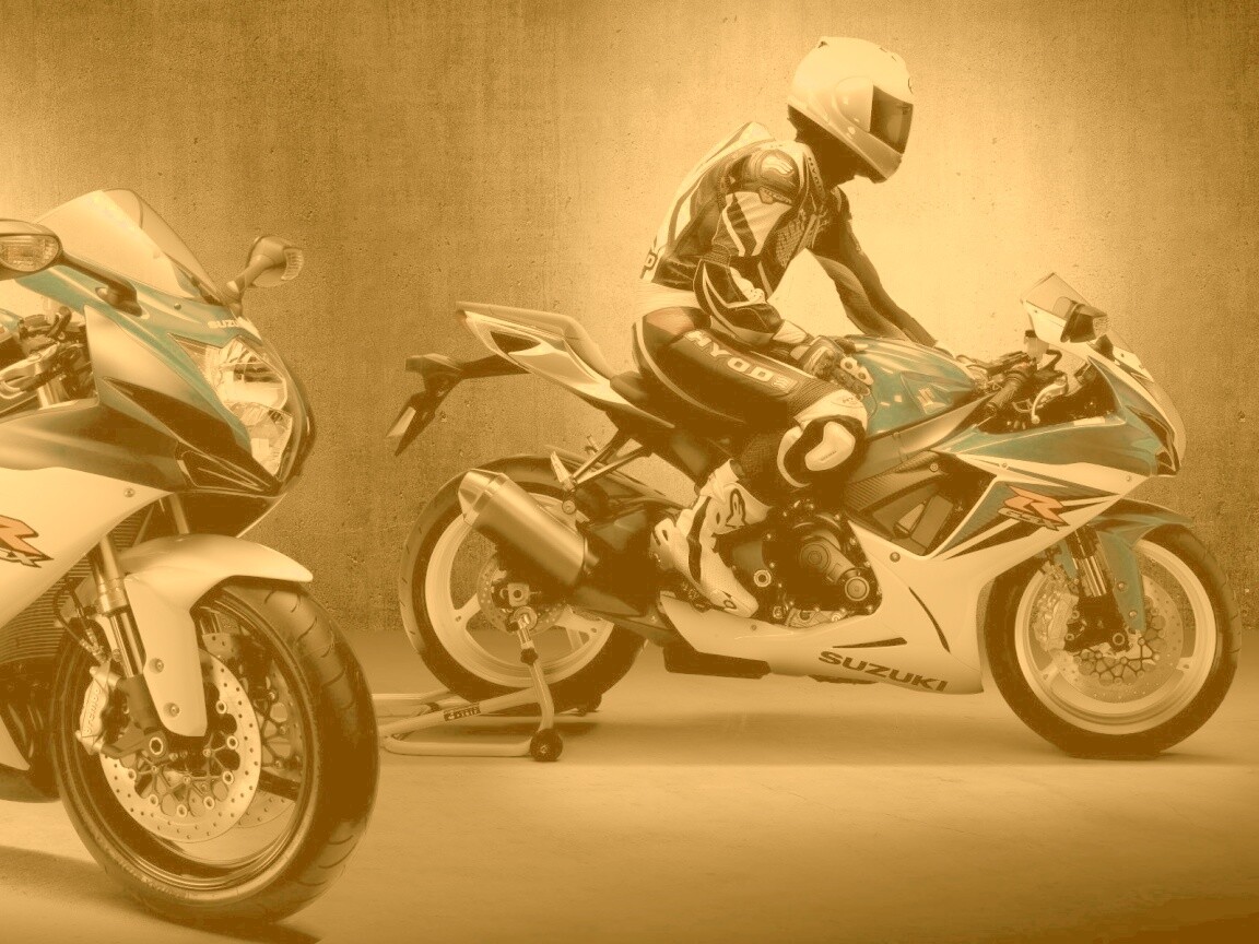 Suzuki и мотоциклист обои
