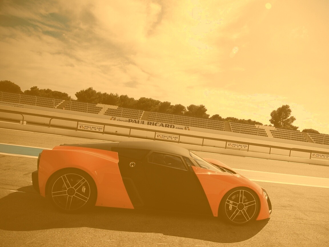 Marussia на треке обои