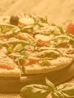 Свежая пицца с рукколой обои