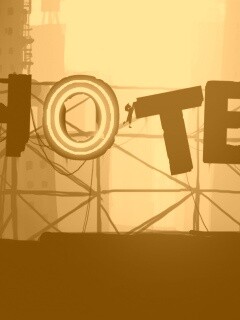 Мальчик из Limbo на вывеске "Hotel" обои
