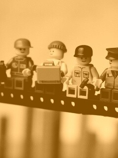 Lego строители обедают на балке обои